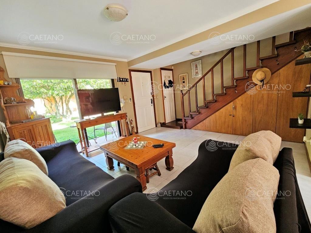 VENTA CASA EN COMPLEJO CON PISCINA PUNTA DEL ESTE