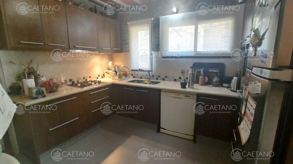 Casa ubicada a pasos de Avenida Córdoba en - del