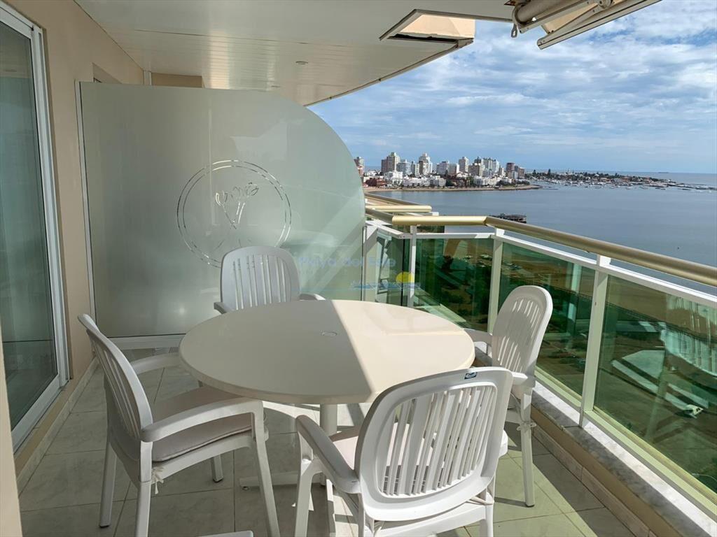 Apartamento en alquiler de temporada de 3 en , ,