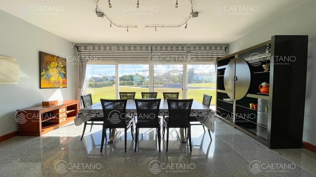 Venta casa 10 dormitorios playa mansa Punta del