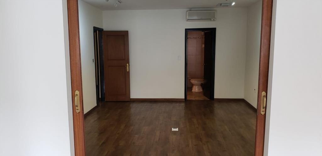 En Aguada, excelente nave y oficinas, gran presencia!!! Ide