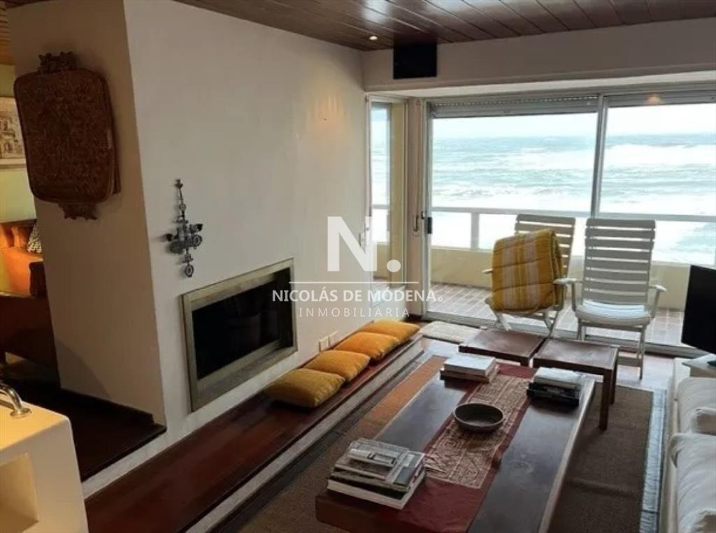 Vende apartamento de 2 dormitorios, con excelente