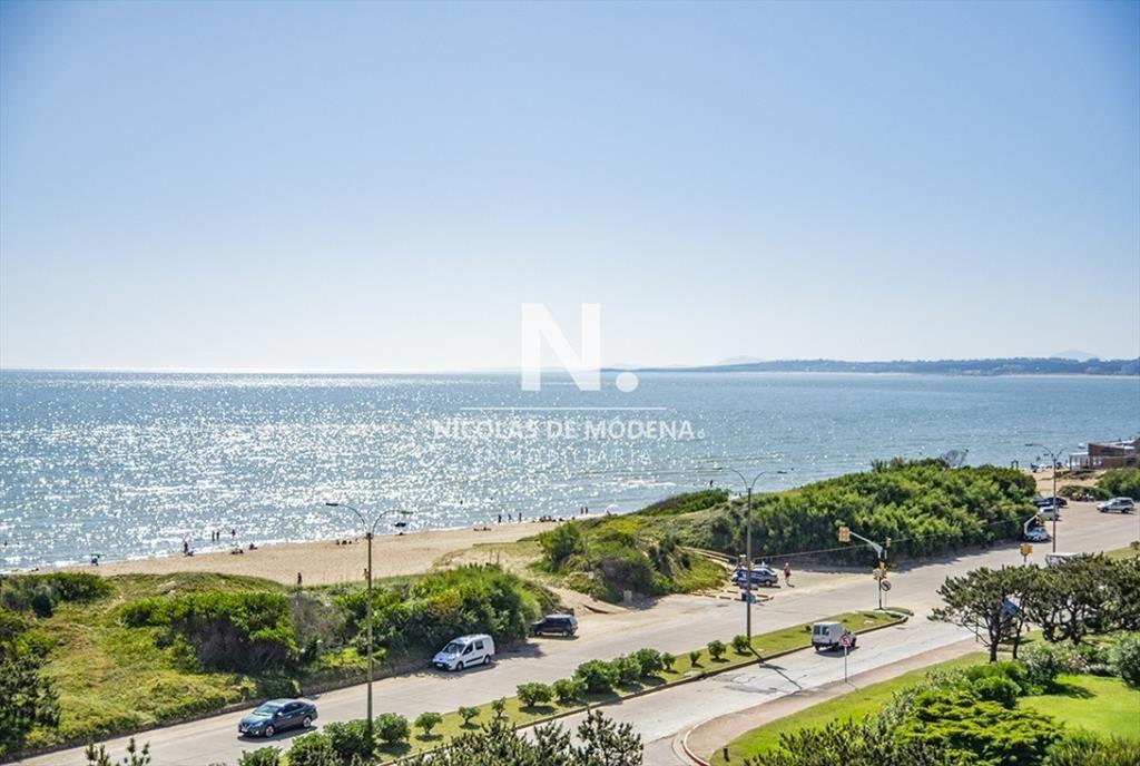 En venta hermoso departamento en Mansa con vista al mar. To