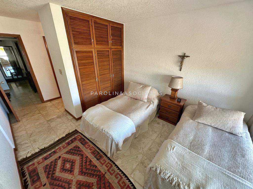Hermoso apartamento en venta a pasos del mar