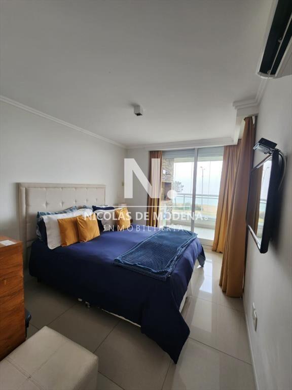Playa Mansa. Apartamento 2 dormitorios en Venta.