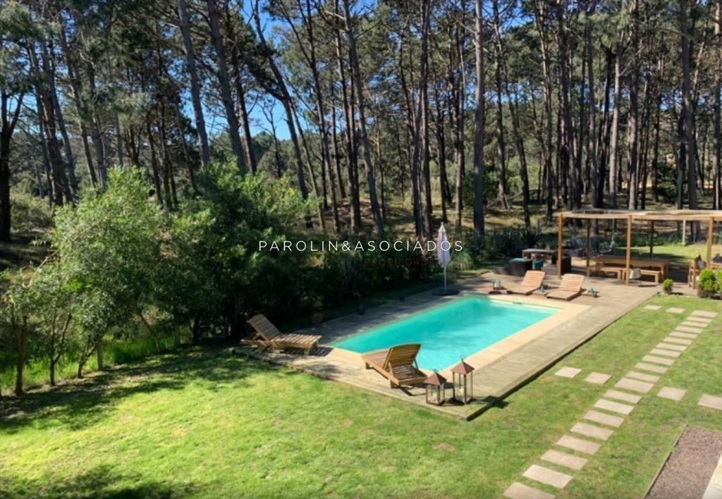 Casa en venta de 4 dormitorios en Montoya, Punta del Este.