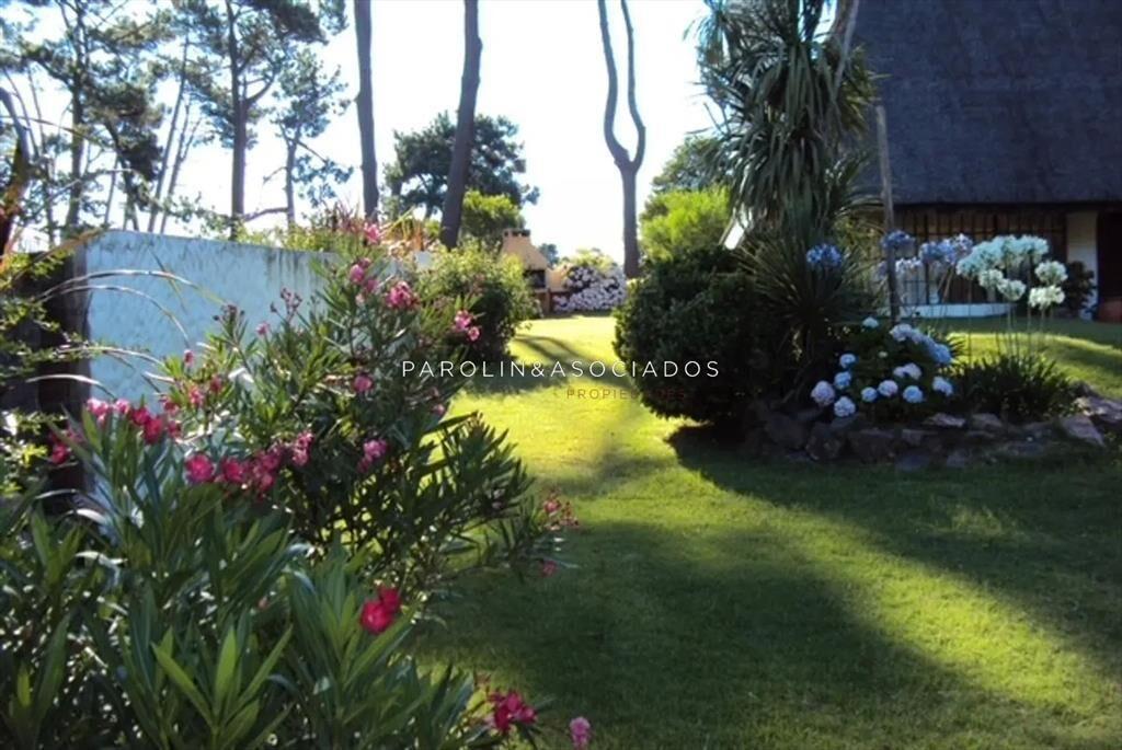 Casa en venta de 4 dormitorios en Beverly Hills,