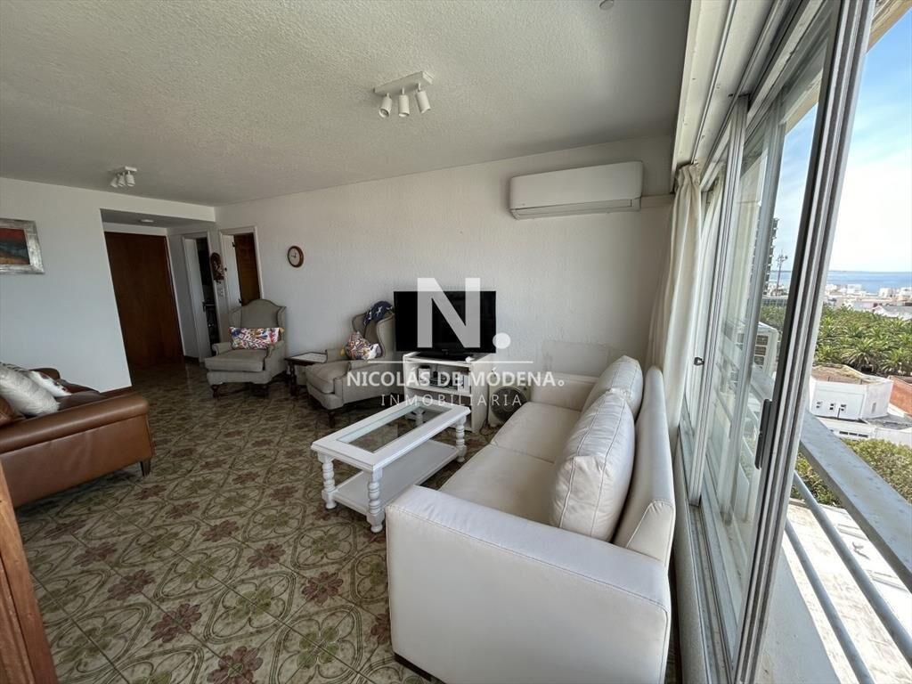 Venta Apartamento de 2 dormitorios y medio en en