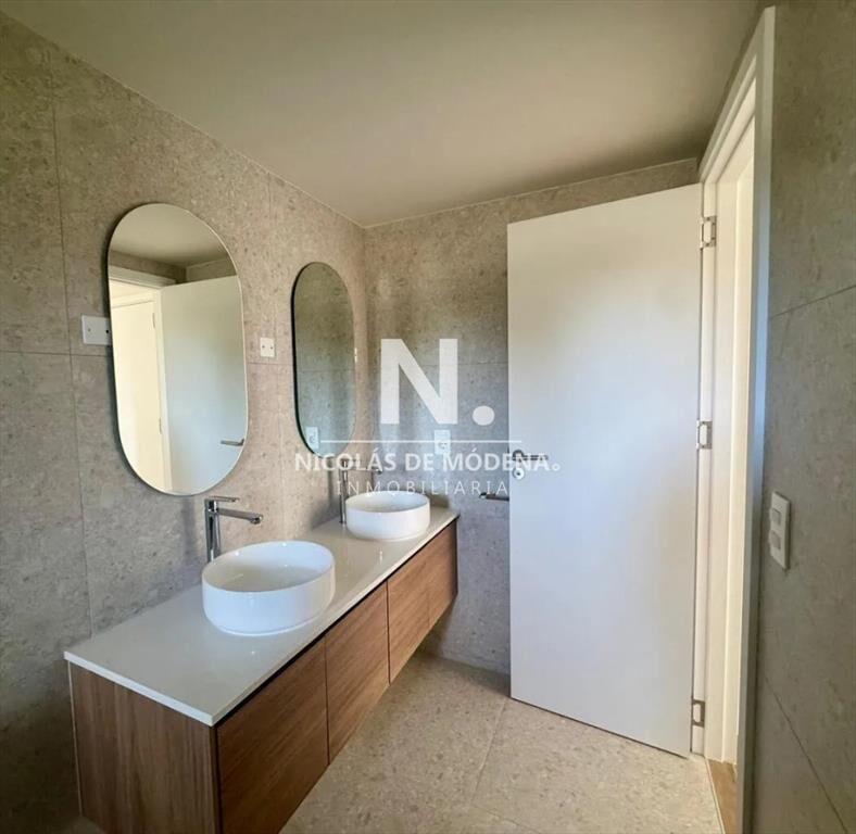 Venta Exclusivo Apartamento de 3 Dormitorios en
