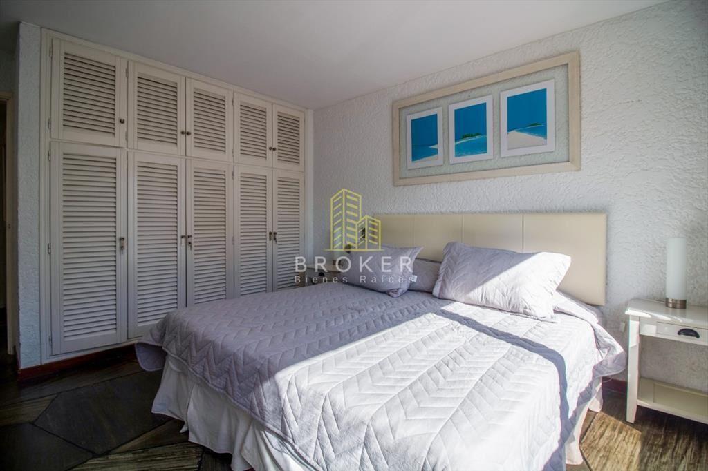 Venta de luminoso apartamento en Peninsula. Punta