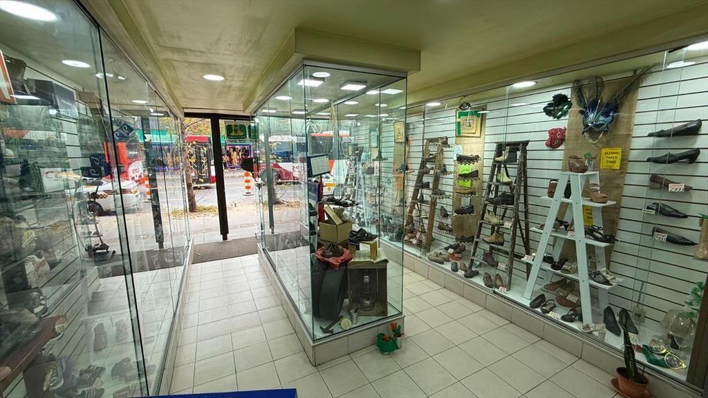 8 de octubre y Comercio, 450 m2 , 4,5 mts frente, salida As