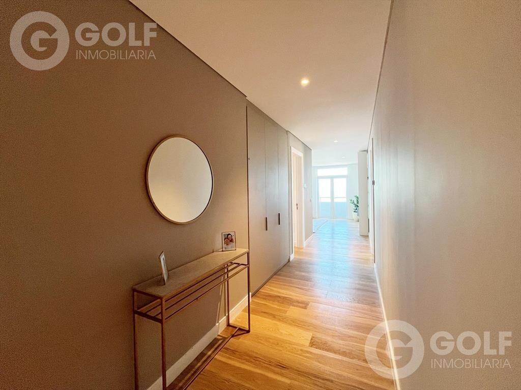 Venta de Apartamento de 4 Dormitorios en la Rambla de Carra