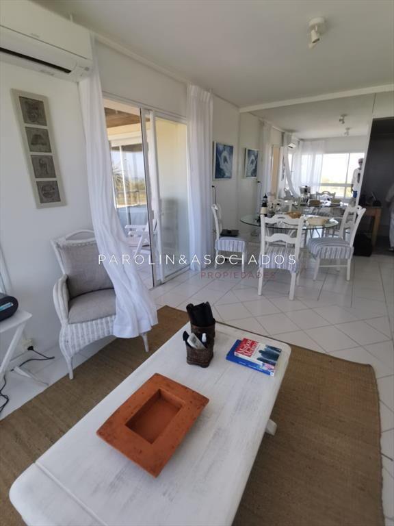 Apartamento en Brava, 2 dormitorios *