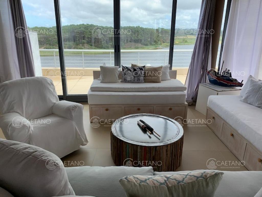 Apartamento Penthouse en Venta Con VIsta Tres