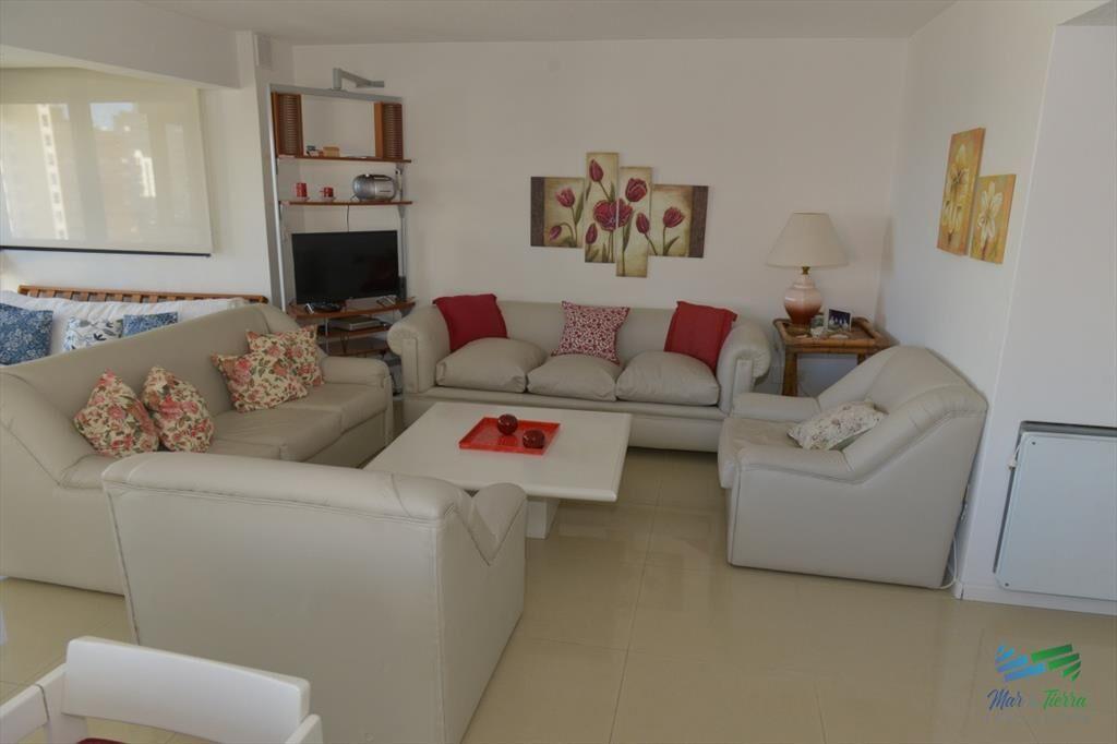 Departamento en Punta del Este, Torre con