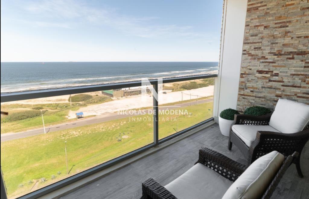 Vende apartamento de 2 dormitorios en Brava Punta