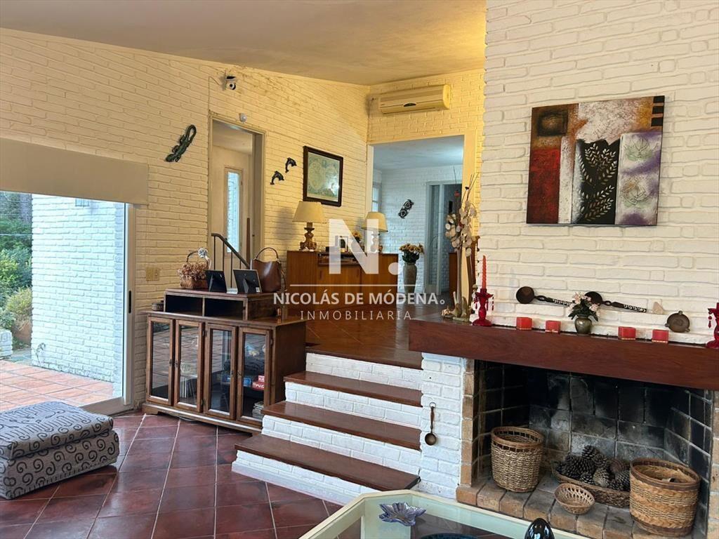 Casa en Venta de 4 dormitorios en Jardines de ,