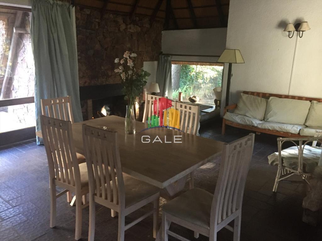 Linda casa en venta, zona cantegril