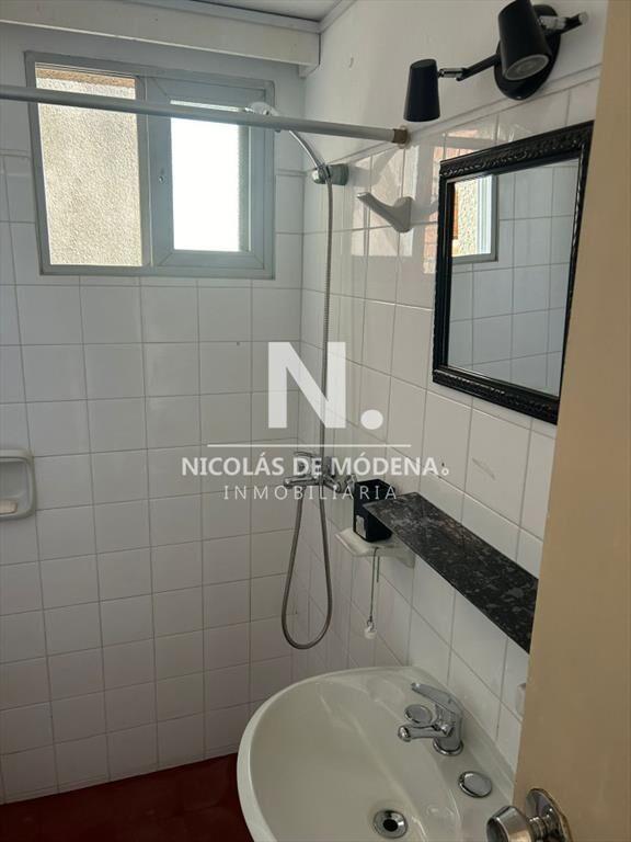 Vende impecable apartamento de 2 dormitorios, en