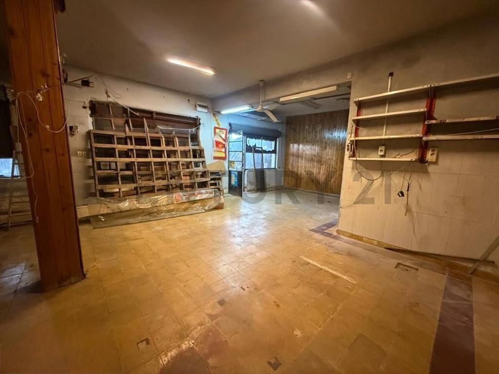 Alquiler amplio local Comercial al frente en Las Acacias ...