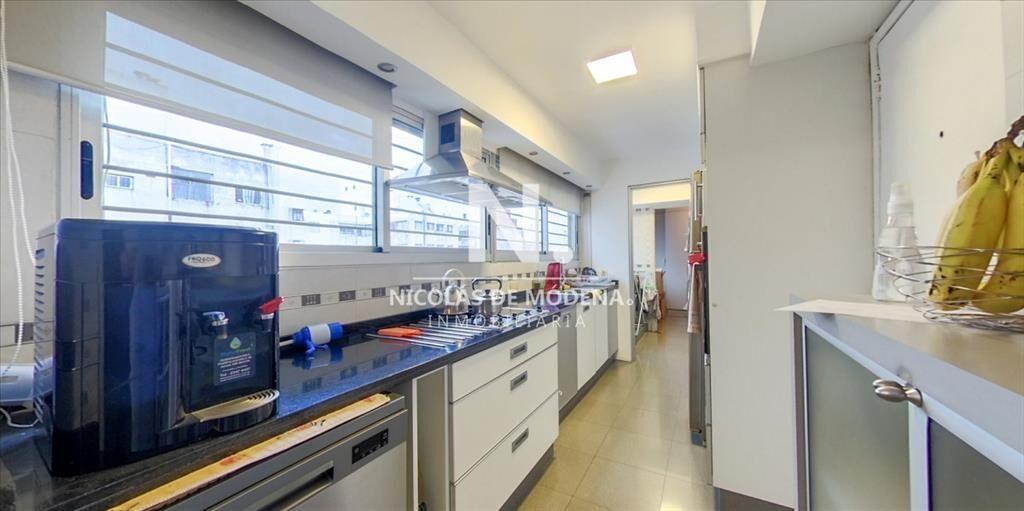 Penthouse de 4 Dormitorios en Venta, frente a la