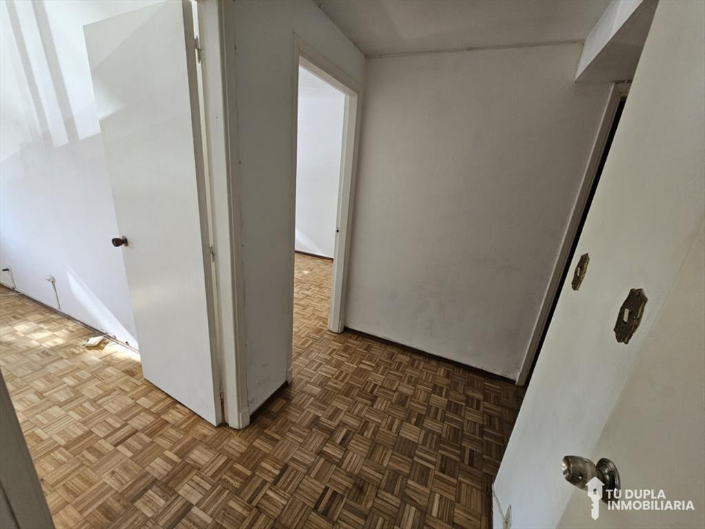 Amplio apartamento de 3 dormitorios + servicio en