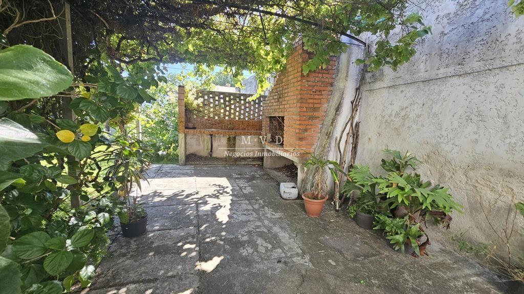 Casa Con JardÃn, Fondo Y Garaje Para 6 Autos