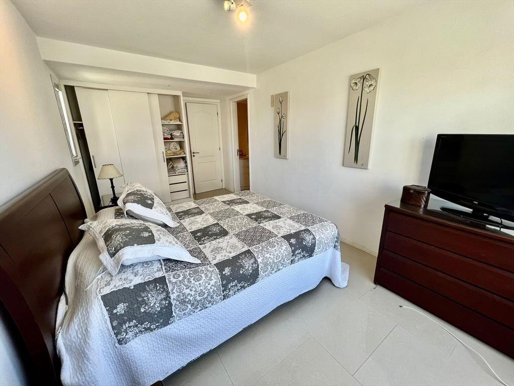 APARTAMENTO EN VENTA 4 DORMITORIOS CON PARRILLERO