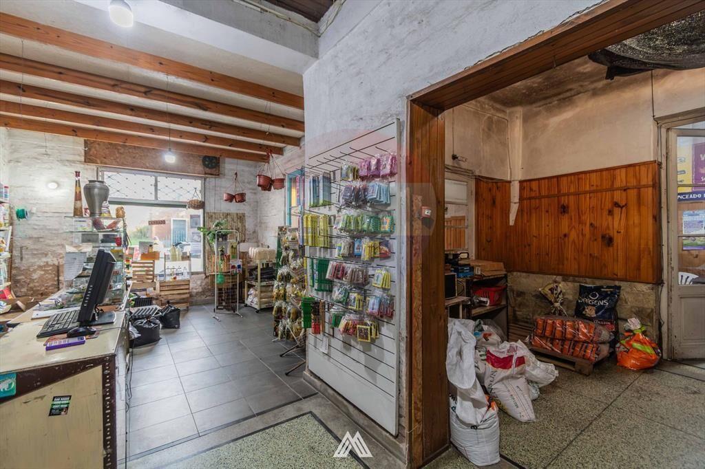 Venta casa 2 dor/local com. Peñarol fondo parrilla