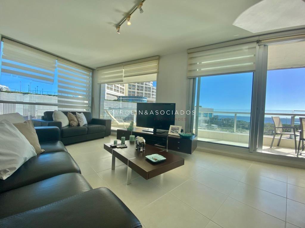 Apartamento en venta Playa Mansa 3 dormitorios