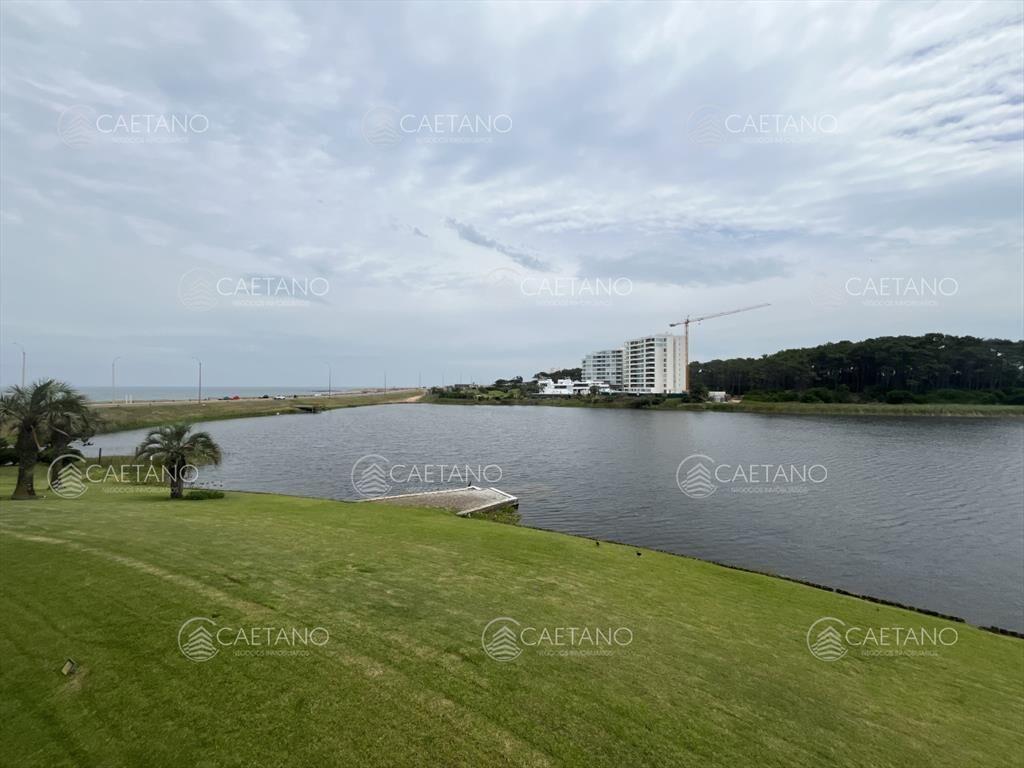 Apartamento en venta 3 dormitorios en la Mansa.