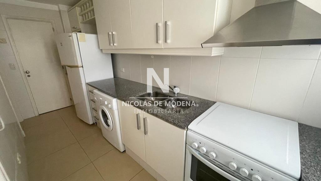 Apartamento en venta de 3 dormitorios y dependencia en Pun