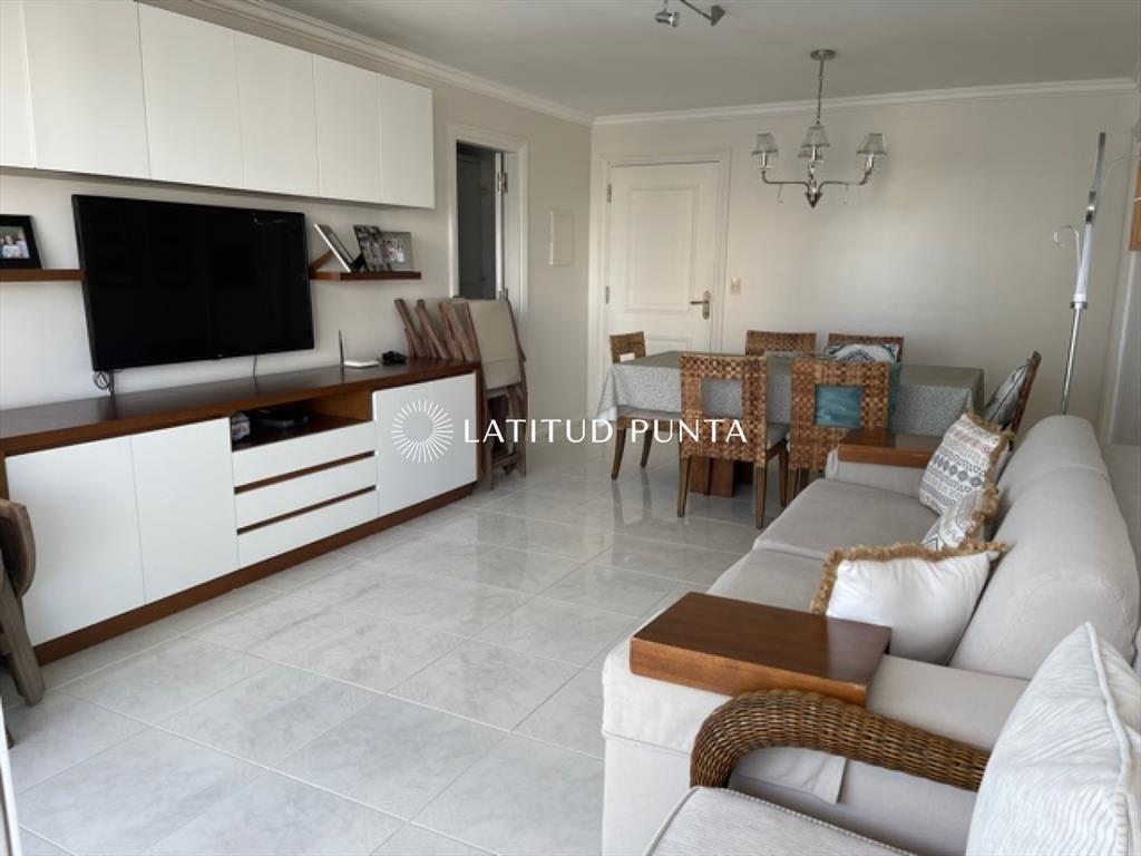 Apartamento de 3 dormitorios en Coral Tower