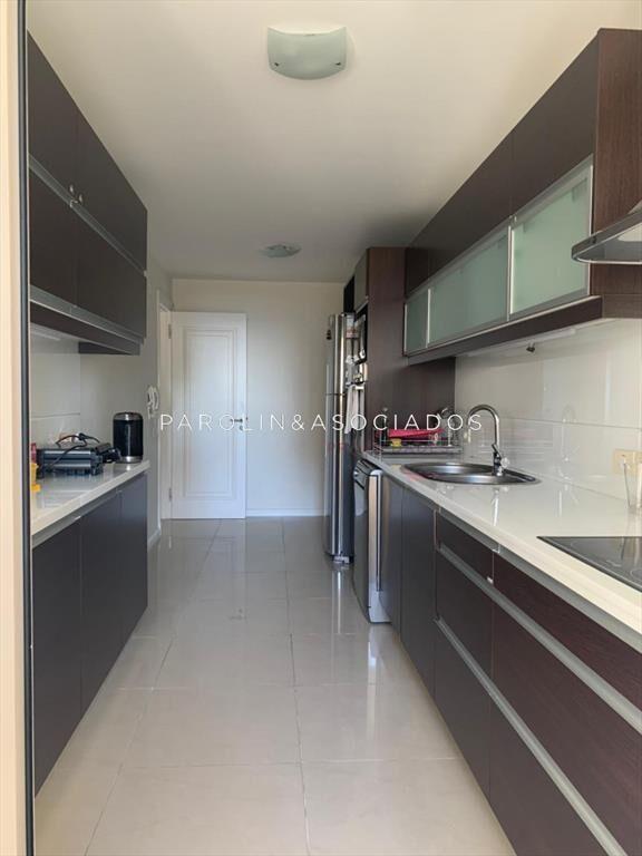 Hermoso apartamento en venta con agradable vista.