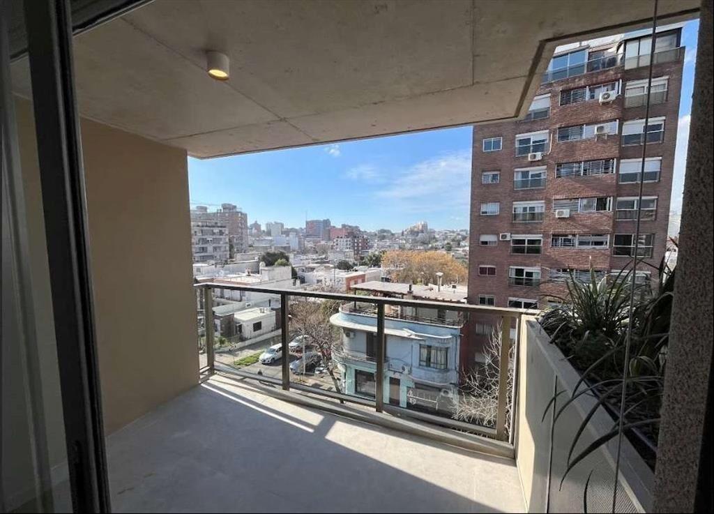 Venta Apartamento Parque Batlle Monoambiente con terraza al