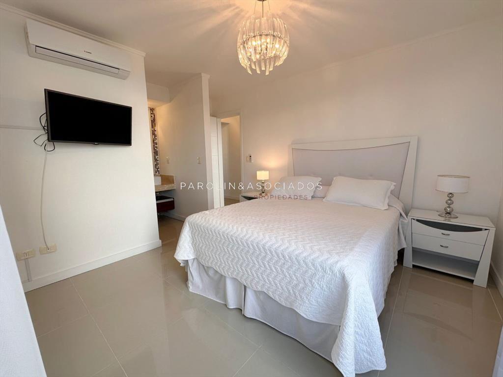 Apartamento de 3 dormitorios en venta en Edificio