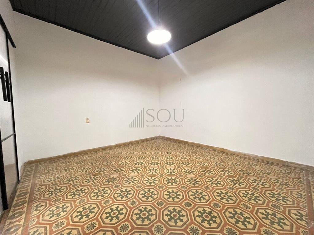 Venta casa 2 dormitorios y deposito en cerro