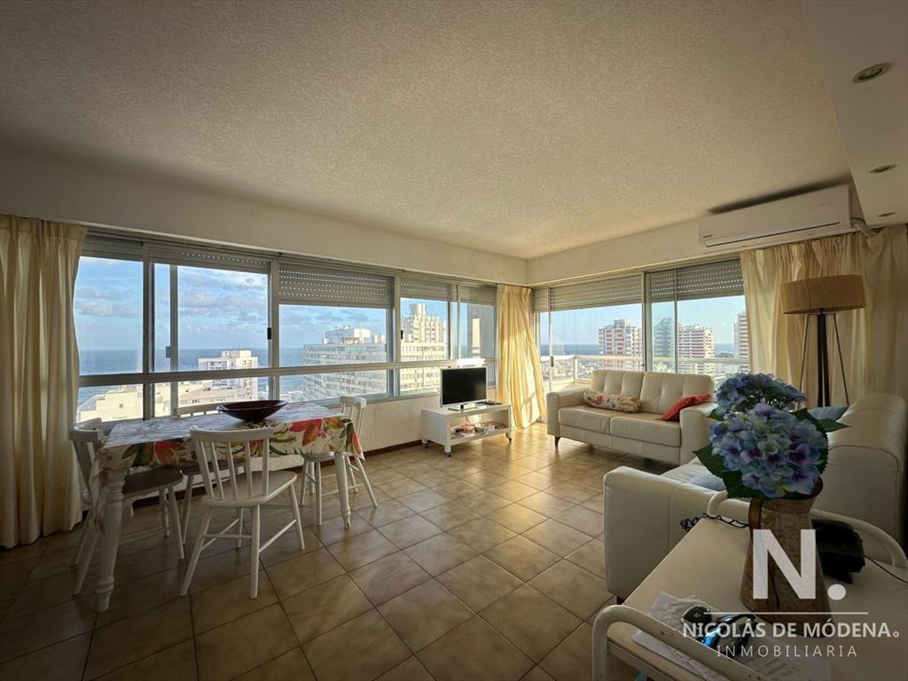 Vende apartamento de 3 dormitorios en Torre Gattas, Punta d