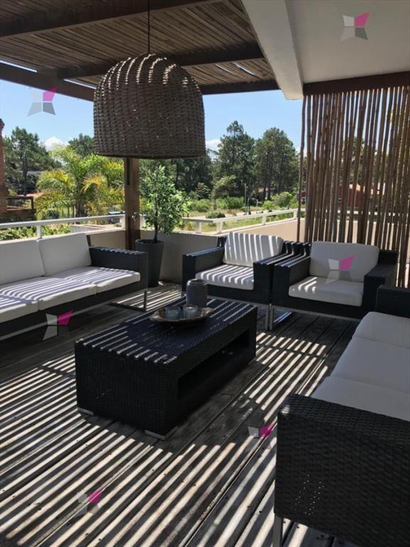 VENTA DE APARTAMENTO DE 3 DORMITORIOS EN PINARES