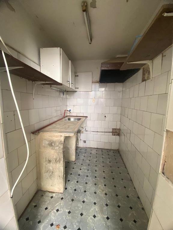 Venta en el Centro de local más dos apartamentos en padrón