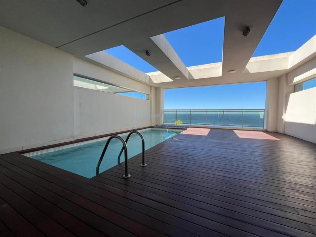 Penthhouse en Torre Imperiale de 3 Dormitorios ,