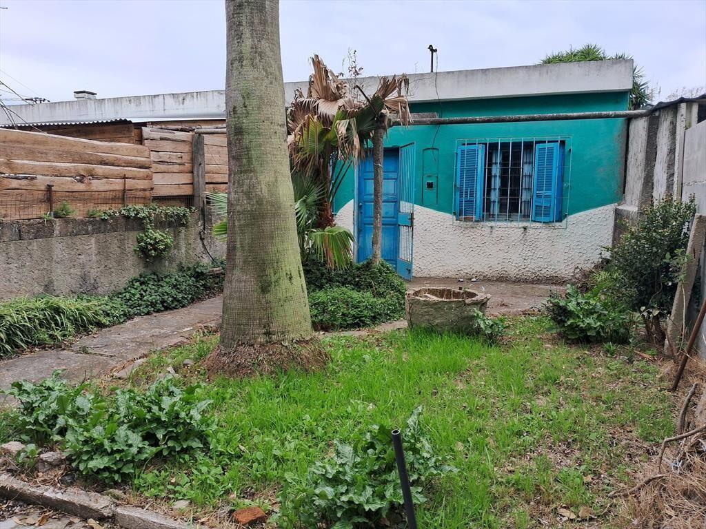 Venta de casa para reciclar en Punta de Rieles.
