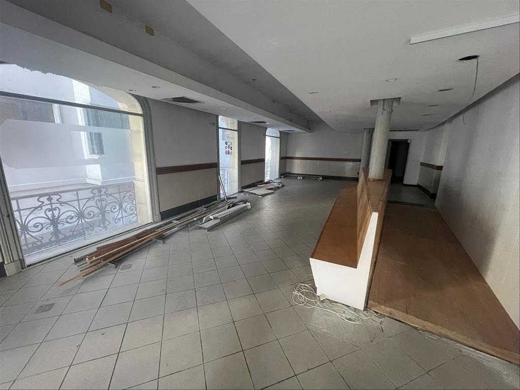 OFICINA EN ALQUILER SOBRE PEATONAL SARANDÍ