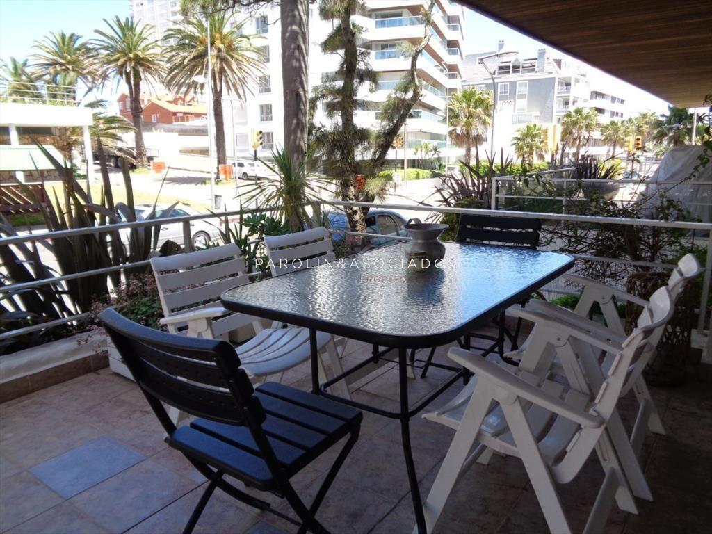 Apartamento de 2 dormitorios en venta en Punta