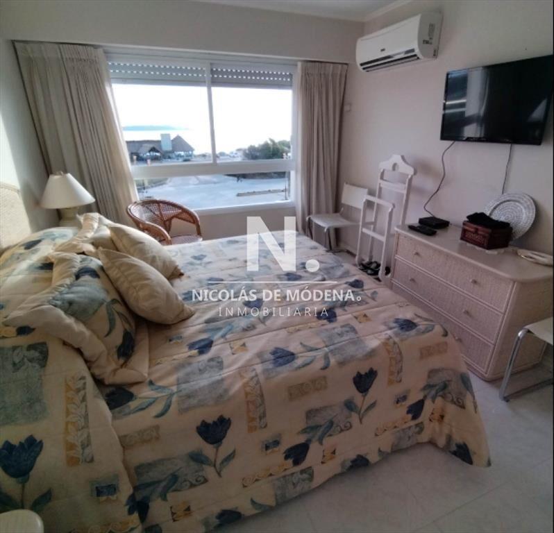 Vende apartamento con vista al mar de 3 en Mansa.