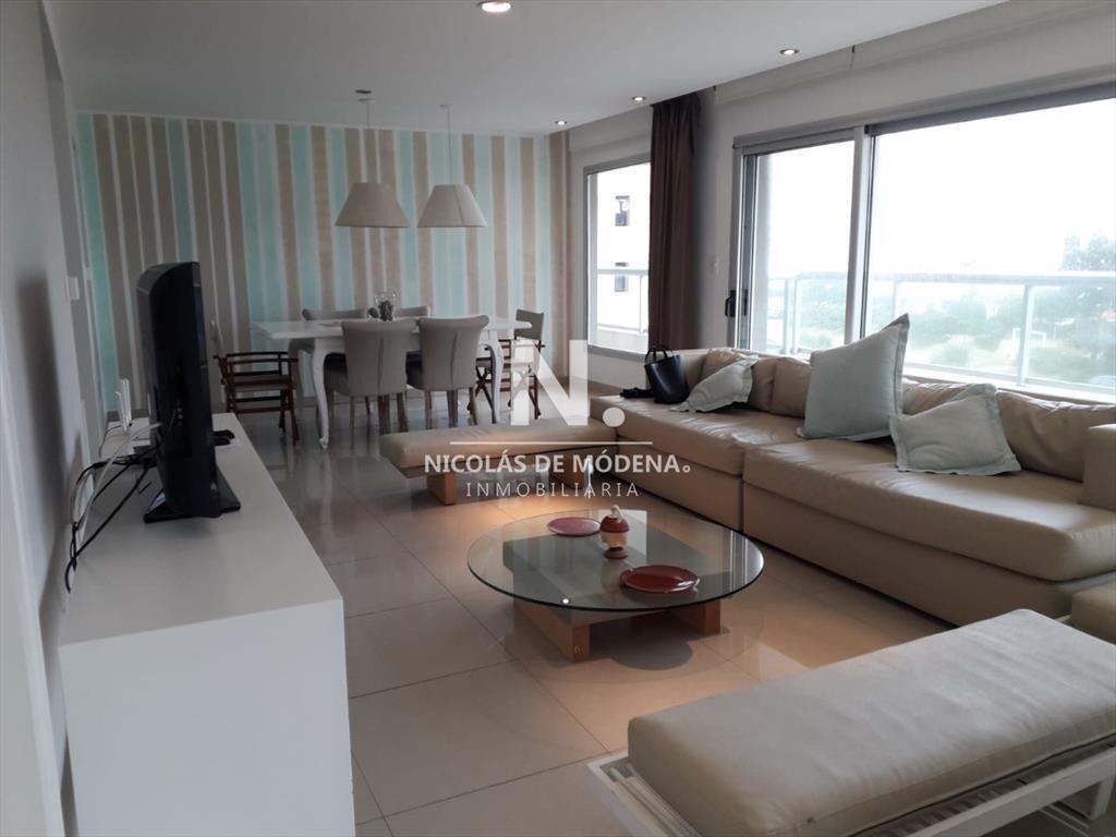 apartamento a metros de playa brava