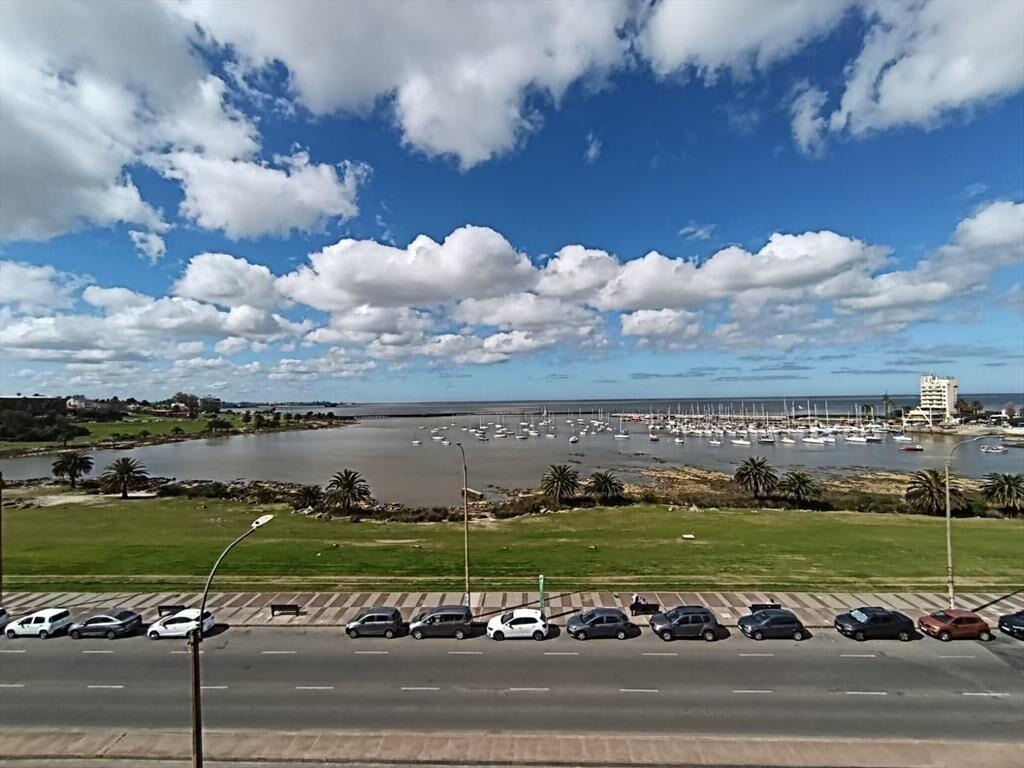 Pent House, Puerto del Buceo, 137 m2   terraza con parrille