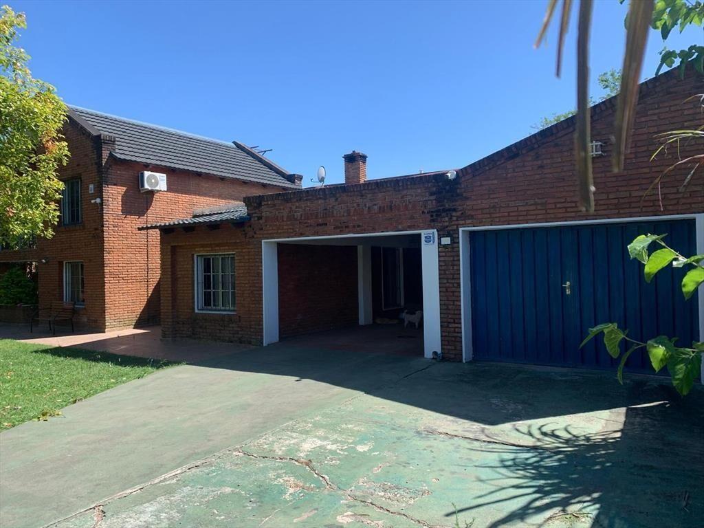 Casa con amplio parque y barbacoa en San Félix.