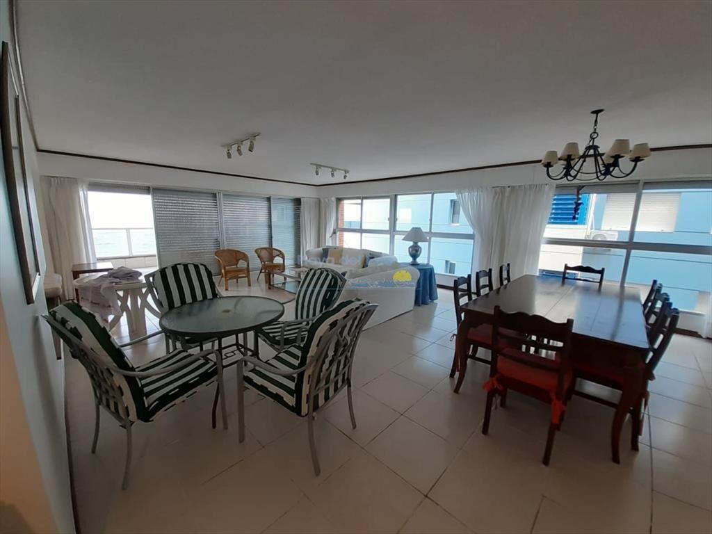 Apartamento en Venta de 3 dormitorios en Punta ,