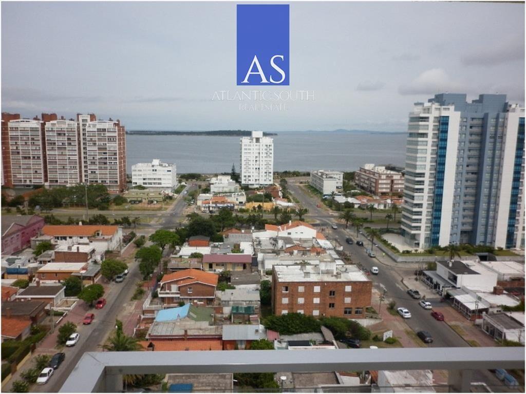 Apartamento de 3 dormitorios con vista al mar del